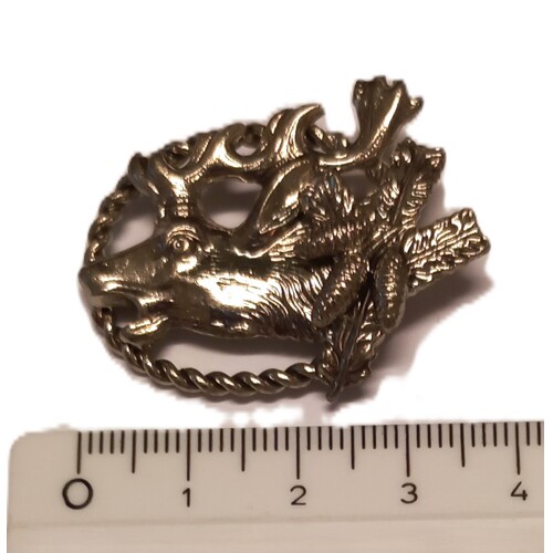 27. Jelen v kruhu, šišky- starostříbro