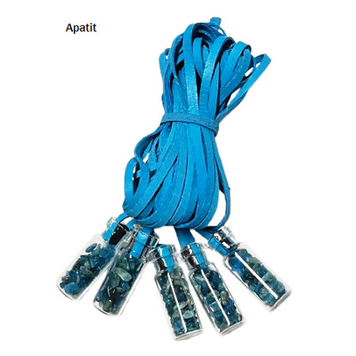 Lahvičky s kamínky, na koženém řemínku