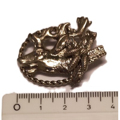 27. Jelen v kruhu, šišky